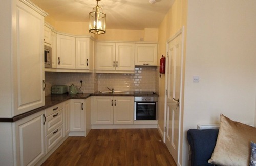 Kinsale Apartment | Apartment-Superior-Private Bathroom-Ref C