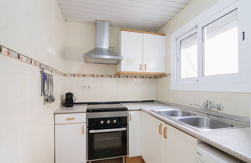 La Nova Esquerra de l'Eixample Apartment | Apartment 'T3 Tarradellas Sants Est' with Wi-Fi and Air Conditioning