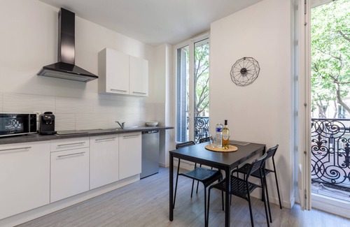 5th Arrondissement Apartment | Apartment 'Terrasse En Ville' with Private Terrace, Wi-Fi and Air Conditioning