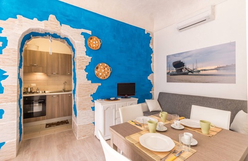 Marina di Ragusa Apartment | Apartment Teti - Single house - 100m by the sea - Marina di Ragusa centre