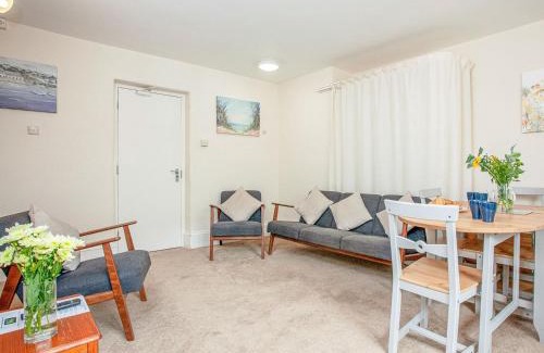 Roundham House | Apartment Three - Uk39836