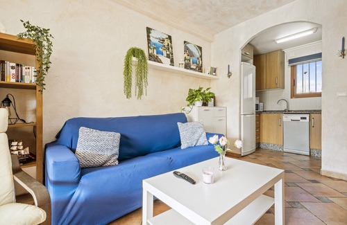 Santa Pola Apartment | Apartment "Tu Casita De La Playa" with Shared Pool, Private Terrace & Wi-Fi