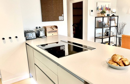 Shrewsbury Apartment | Apartment Twelve