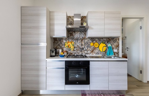 Cerasella Apartment | Apartment 'Ulivo' with Shared Terrace, Wi-Fi and Air Conditioning