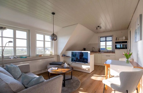 Pellworm Apartment | Apartment 'Urlaub An Der Nordermühle' with Shared Garden and Wi-Fi
