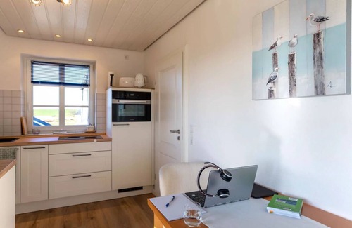 Pellworm Apartment | Apartment 'Urlaub An Der Nordermühle' with Shared Garden and Wi-Fi