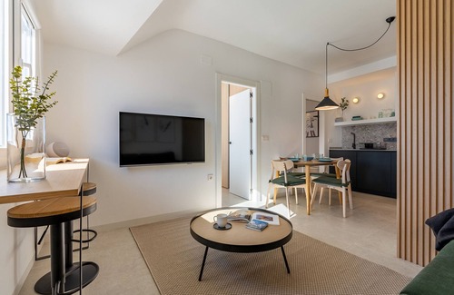 Pradollano Apartment | Apartment 'Varadero Snow' with Mountain View and Wi-Fi