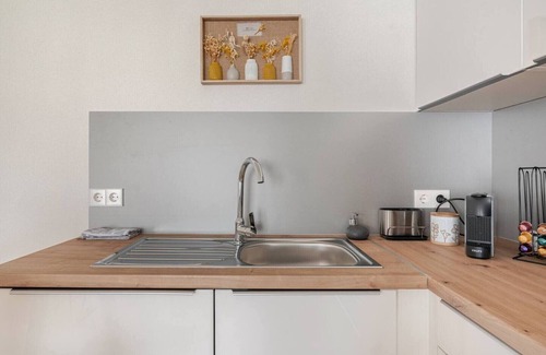 Loerrach Apartment | Apartment Verso - Stylish 3BR Suite Near Basel