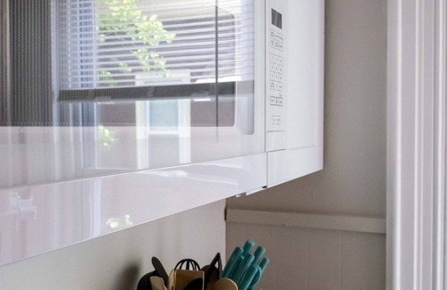 Downtown Apartment | Apartment w/ Private Sun Porch - Downtown MHT
