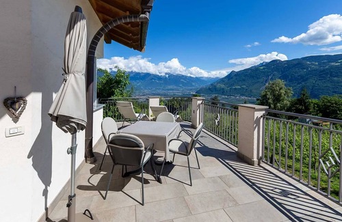 Tesimo Apartment | Apartment 'Wasser' with Mountain View, Shared Pool and Wi-Fi