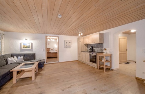 Obergrainau Apartment | Apartment Waxenstein with Balcony, Mountain View & Wi-Fi