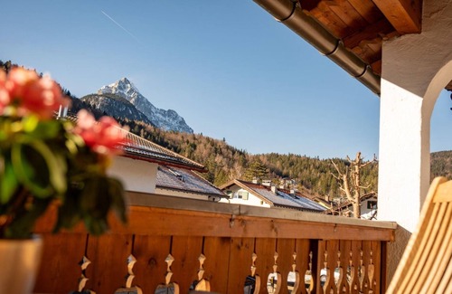 Mittenwald Apartment | Apartment 'Wetterstein' with Mountain View, Balcony and Wi-Fi