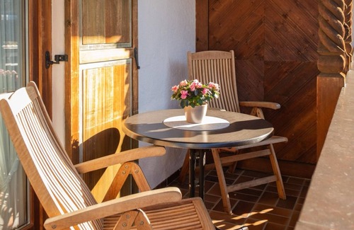 Mittenwald Apartment | Apartment 'Wetterstein' with Mountain View, Balcony and Wi-Fi