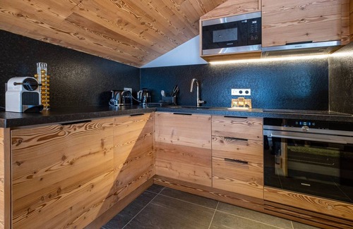Les Allues Apartment | Apartment with balcony, wood stove, parking - 6 people