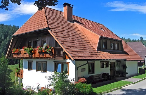Schramberg Apartment | Apartment 'Wiesenblick' with Shared Terrace, Shared Garden and Wi-Fi