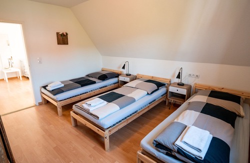 Kirchzarten Apartment | Apartment with 2 bedrooms and access to shared bathroom facilities