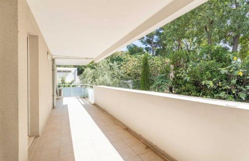 Saint-Tronc Apartment | Apartment with air conditioning near Porte dAix and Vieux Port