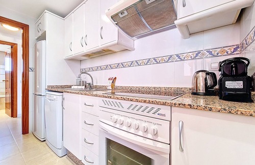 Mar de Cristal Apartment | Apartment with balcony and pool views