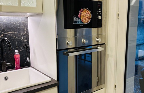 Vitry-sur-Seine Apartment | Apartment with large private garden. Greater Paris.