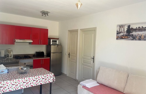 Monticello Apartment | Apartment with garden, beautiful apartment near the city center and the beach.