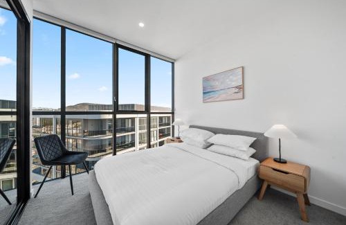 Phillip Apartment | Apartment with Gym and Indoor Pool Access