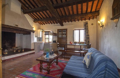 Torrita di Siena Apartment | Apartment with a beautiful view of the pool and Torrita village