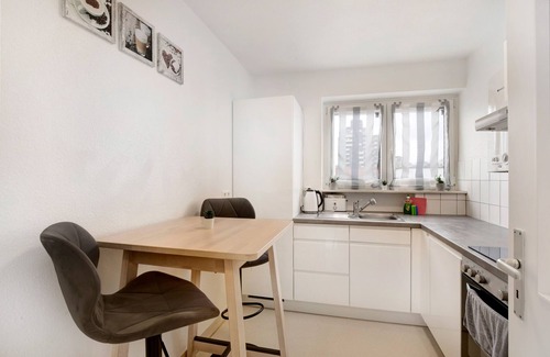 Goeppingen Apartment | Apartment with Mountain View, Shared Terrace and Wi-Fi
