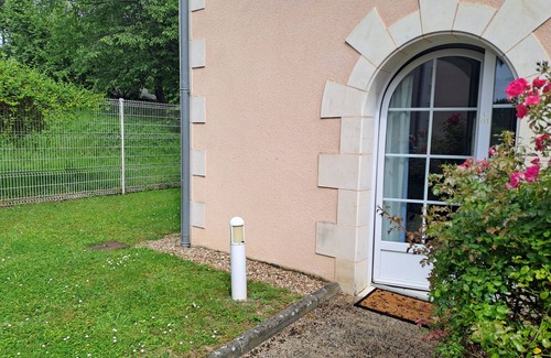 La Roche-Posay Apartment | Apartment with Pool, 200m from the Spa