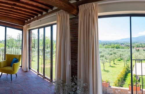 Capannori Apartment | Apartment with panoramic view and pool