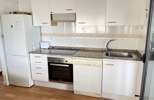 L'Hospitalet de Llobregat Apartment | Apartment with sea views next to the beach of Mar Bella