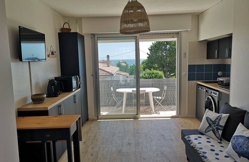 Vaux-sur-Mer Apartment | APARTMENT WITH TERRACE AND SEA VIEW