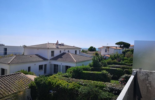 Vaux-sur-Mer Apartment | APARTMENT WITH TERRACE AND SEA VIEW