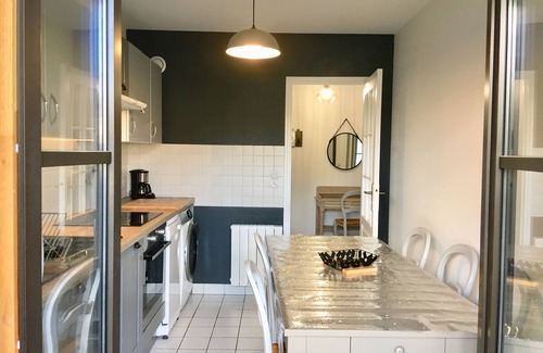 Chartres Apartment | Apartment with terrace and garage in the center of Chartres.