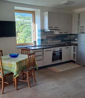 Tassullo Apartment | Apartment with terrace - Monte Ponente