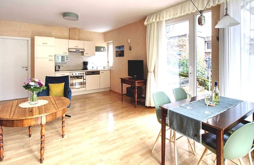 Bullay Apartment | Apartment with terrace on the banks and with a view of the Moselle