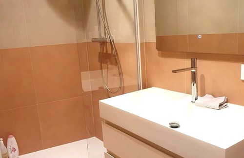 Centre Ville Apartment | Apartment with terrasse and jacuzzi view on Pyramide