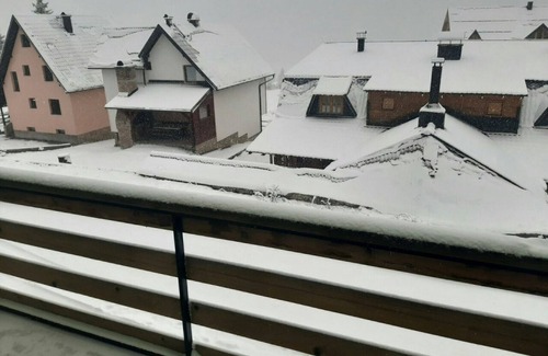 Babanovac Apartment | Apartment Zeleni - One Bedroom Apartment with Balcony