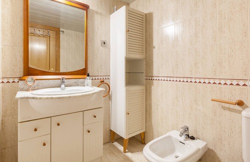 Terrassa Apartment | Apartment 'Zona Olímpica Terrassa' with Mountain View, Wi-Fi and Air Conditioning
