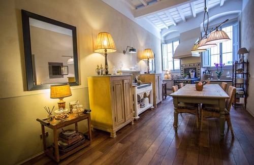 Oltrarno Apartment | Apartments Florence - Ronco Giardino