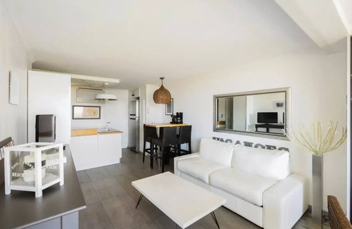 Les Restanques Apartment | Apartments in the Restanques of the Gulf of St Tropez - maeva Home - Modern apartment sea view 2 rooms 4 people - Prestige - Super Home