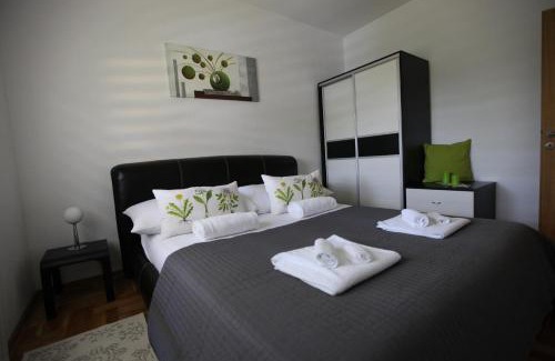Trebinje Apartment | Apartments Lovori-Lorbe