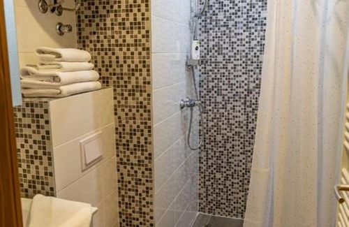 Jahorina House | Apartments Montana - Double Room with Balcony 11