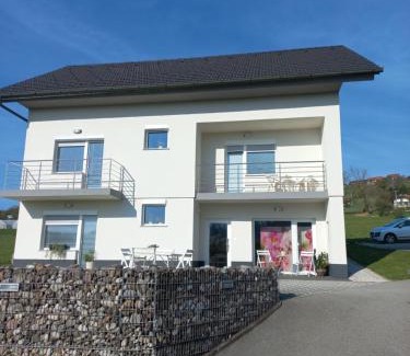 Podcetrtek Apartment | Apartments & Wellness Dalija with Massages studio