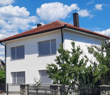 Mali Radic Apartment | Apartments White House Bihac