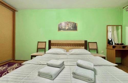 Sukhinovka Apartment | ApartPoltava Затишна 3-кімнатна квартира в центрі міста, КАШТАНОВА АЛЕЯ, звітна документація, ЧЕК