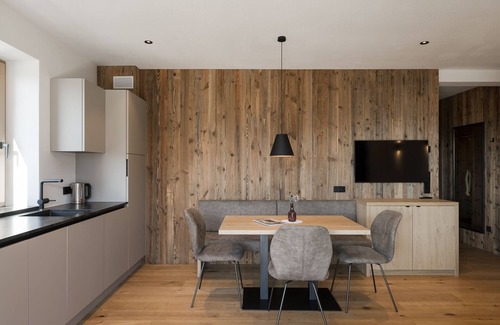 Lagundo Apartment | Apartsuites Rosengarten: luxury apartment with private infrared sauna and pool