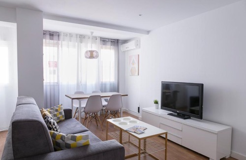 La Creu del Grau Apartment | ApartUP Pineapple