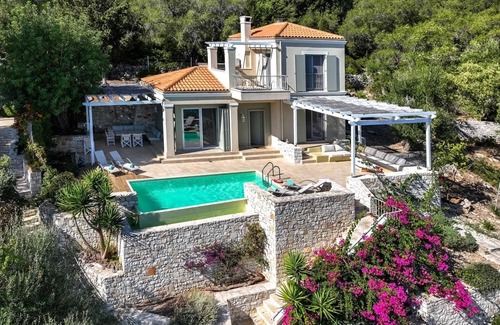 Katsimatika Villa | Apeiron II Villa - Two Bedroom Villa, Sleeps 5