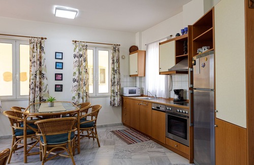 Houdetsi Apartment | Aphrodite 3- Pigi Paradise, apartment with communal pool