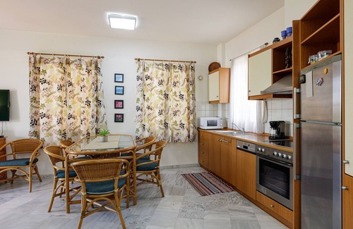Houdetsi Apartment | Aphrodite 3- Pigi Paradise, apartment with communal pool